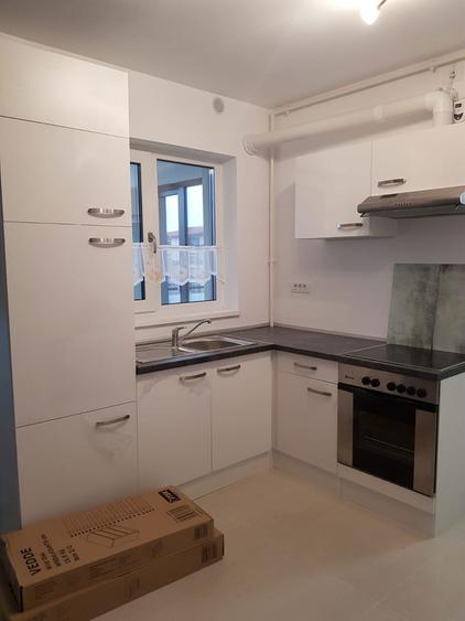 Inchiriez apartament 3 camere - 3