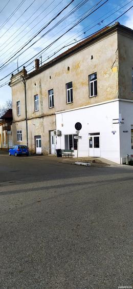 Casa cu etaj si curte - 1