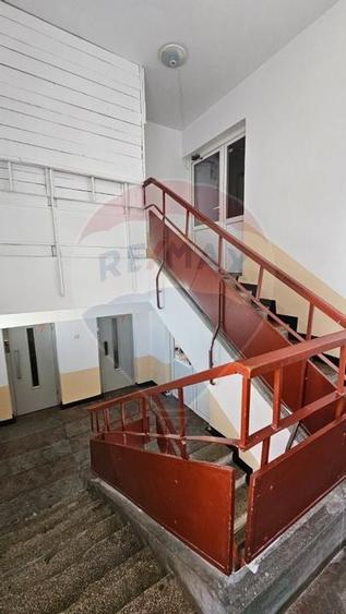 GARSONIERA  decomandata, cu priveliste  - DE VANZARE- BV/  str Traian! - 17