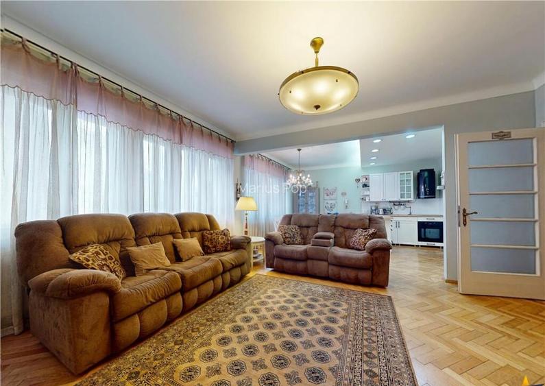 Tur LIVE! Proprietate regim special, Central, Brasov Tur LIVE! Proprietate regim special, Central, Brasov