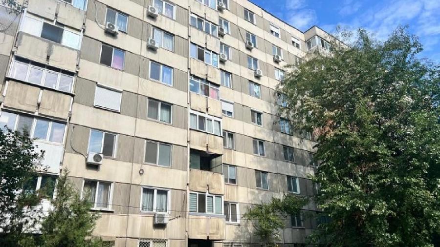 Str. Modoran Ene - Rahova, Apartament cu 3 camere - 73 mp - etaj 6/8 - 1