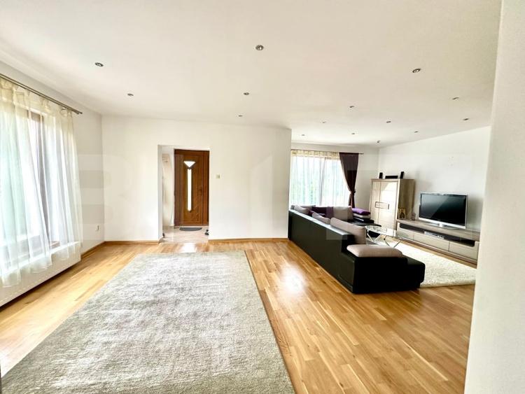 Casa individuala de vanzare - 3 dormitoare, garaj, subsol generos,terasa - 12