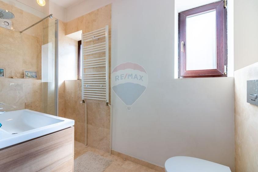 Casă / Vilă de vanzare la intrare in Mogosoaia, padure, teren 1097mp - 11