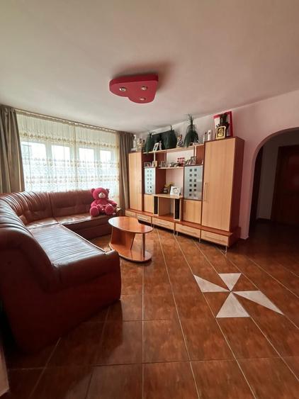 Apartament 3 camere de inchiriat - 2