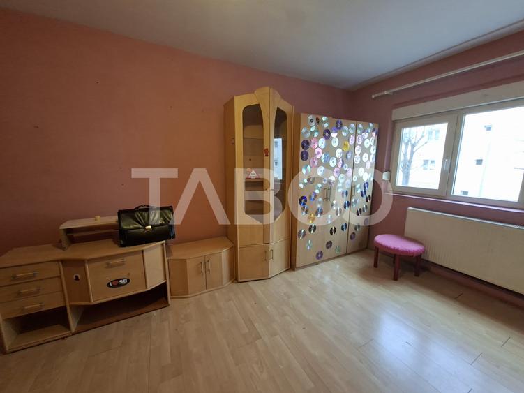 Apartament decomandat 50 mpu etaj 1 balcon pivnita Strand - 9