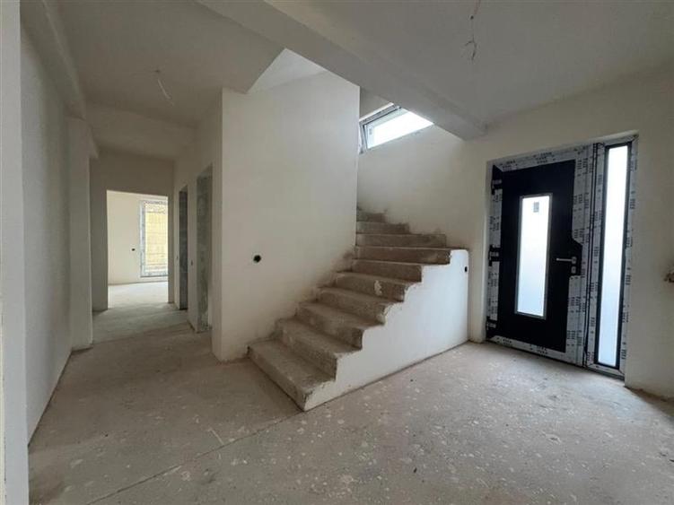 Casa Tip Duplex ,S+P+ET.+Terasa Amenajata ,situata in cartierul Voronet! - 7