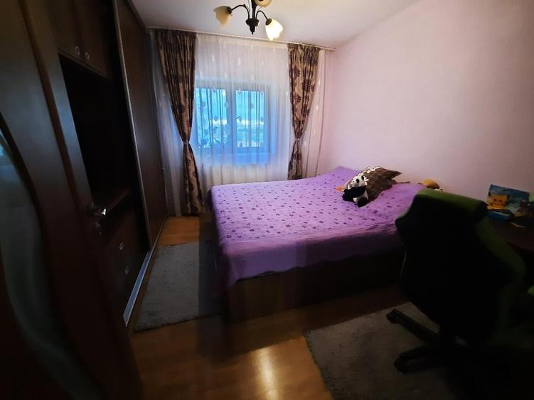 VANZARE 2 CAM BULEVARDUL TINERETULUI - 11