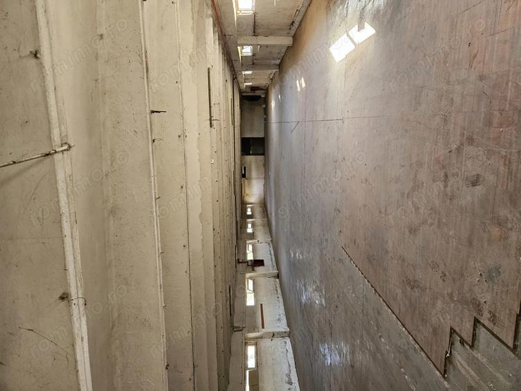 Inchiriez hala Arad centura. - 2