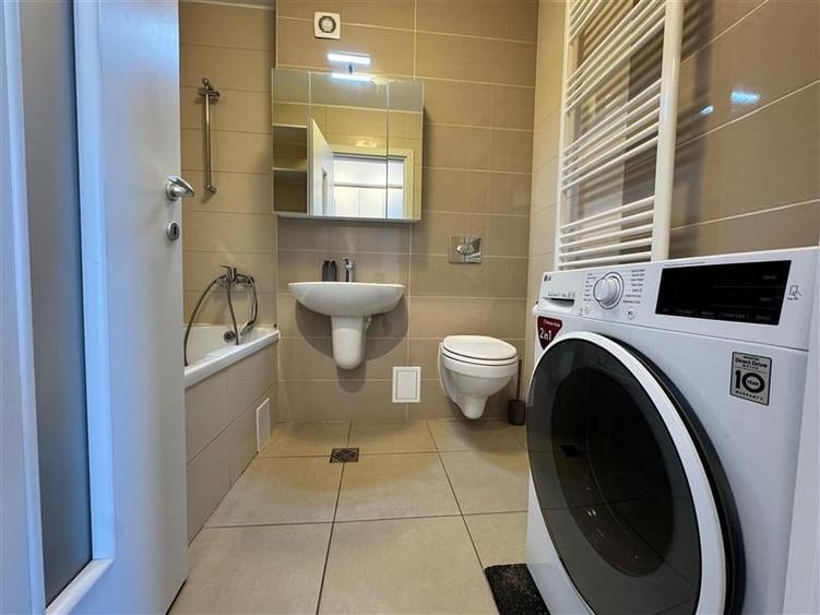 Apartament 3 camere, terasa 47 mp, zona Tractorul, Brasov - 11