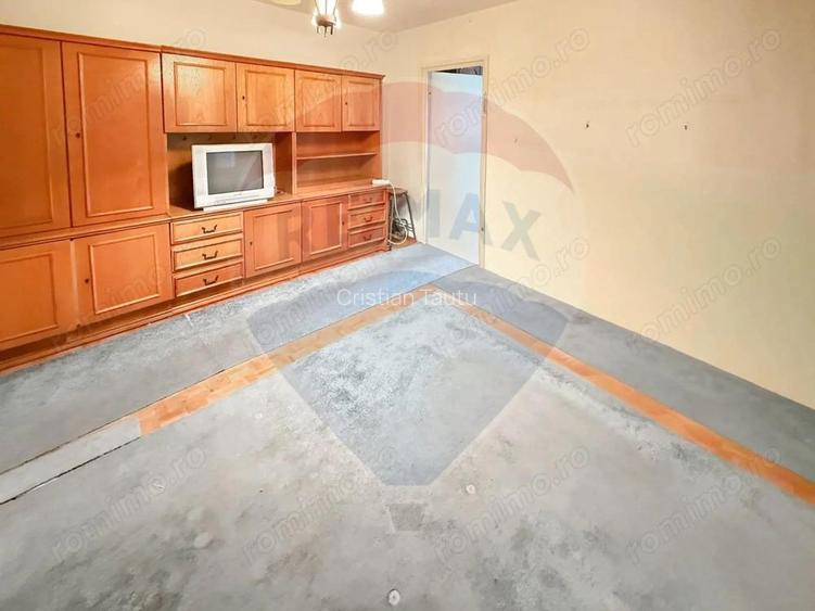 Apartament cu 2 camere de vanzare Parter Inalt - Splaiul Cri?anei Apartament cu 2 camere de vanzare Parter Inalt - Splaiul Cri?anei