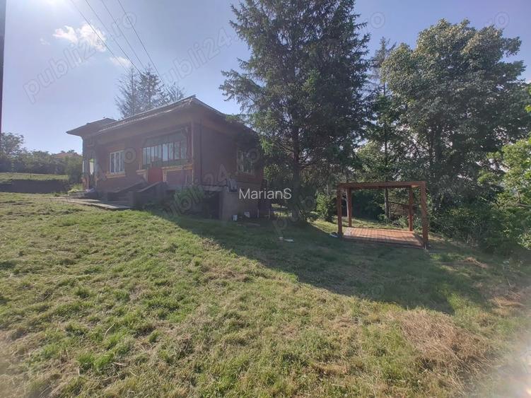 Casa batraneasca cu teren in sat Schitu Scoicesti, com Leordeni, Arge?