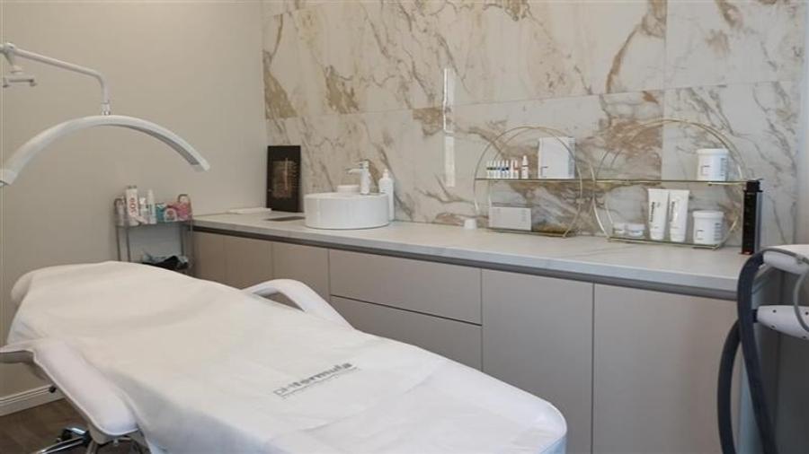 Spatiu 100 mp,ideal cabinete medicale,3 cai de acces,curent trifazic,Tractorul,B - 19