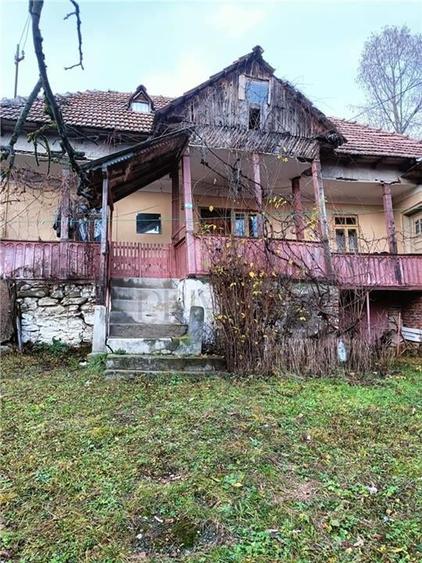 CASA TRADITIONALA - ANEXE - TEREN GENEROS - ZONA EXECELENTA - COMISION 0% - 1