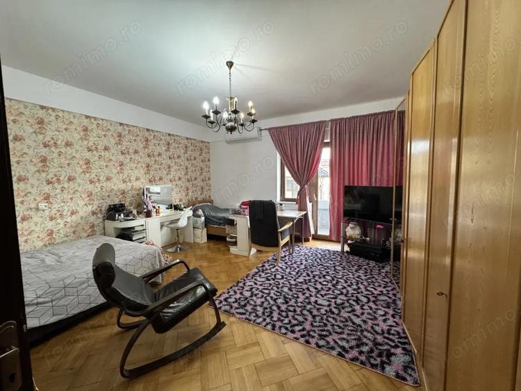 Vila tip duplex, zona Democratiei - 35