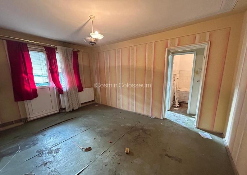 Apartament de renovat, etaj 2/4, semidecomandat, spatios, zona Faget!