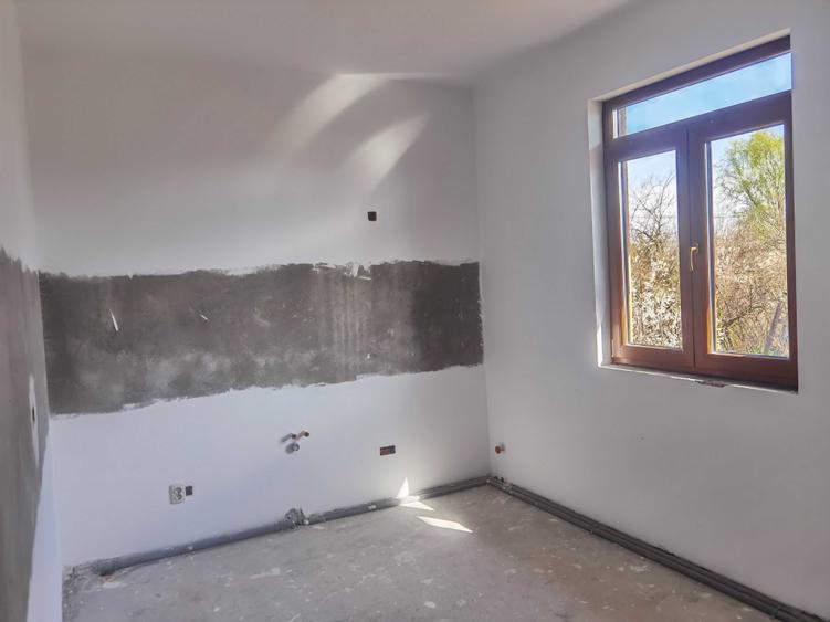 Casă cu 4 camere în Cocorăștii Mislii