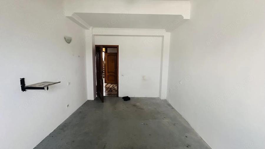 Casă cu 21 camere cu Teren 783 Mp în Chiajna