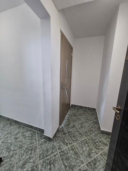 Apartament cu 2 camere semidecomandat în Costin Georgian