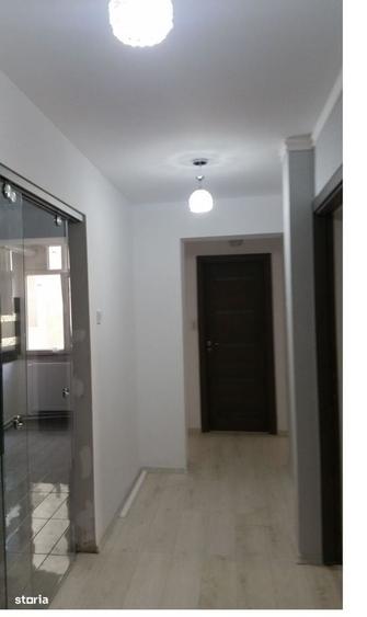 Apartament cu 3 camere decomandate, G. Enescu - 2