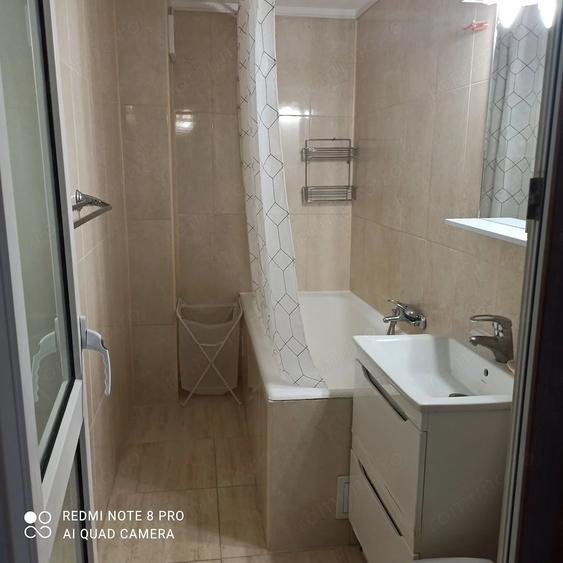 Apartament cu 3 camere decomandat, mobilat în Vitan