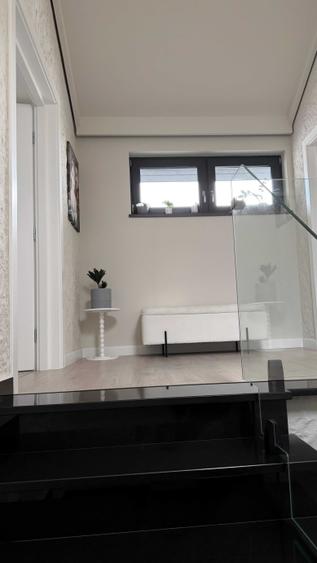 Casă cu 4 camere decomandat în Marginea