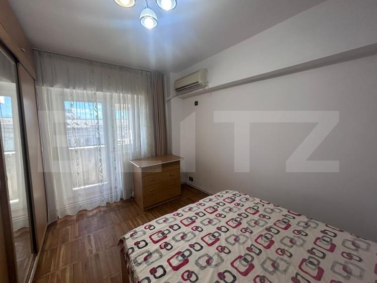 Apartament cu 3 camere, decomandat, centru-Universitate - 4