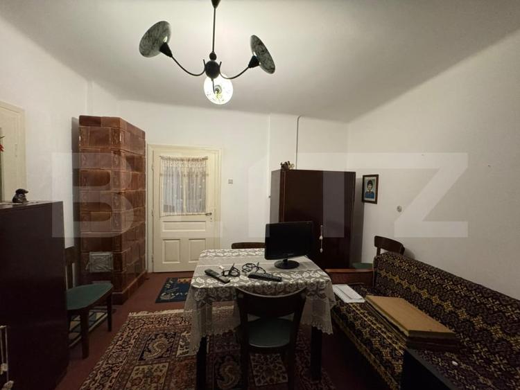 Casă individuală cu 5 camere cu Canalizare în 700