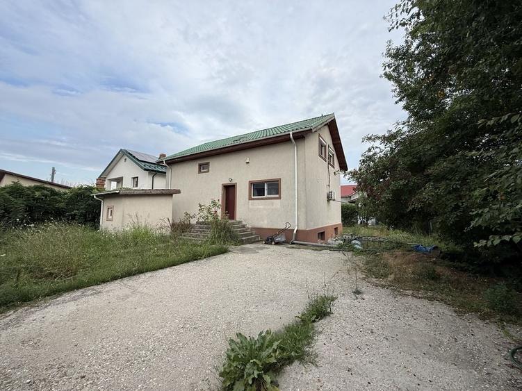 Casă cu 4 camere în Tamași