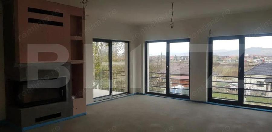 Casă cu 5 camere cu Teren 739 Mp în Apahida