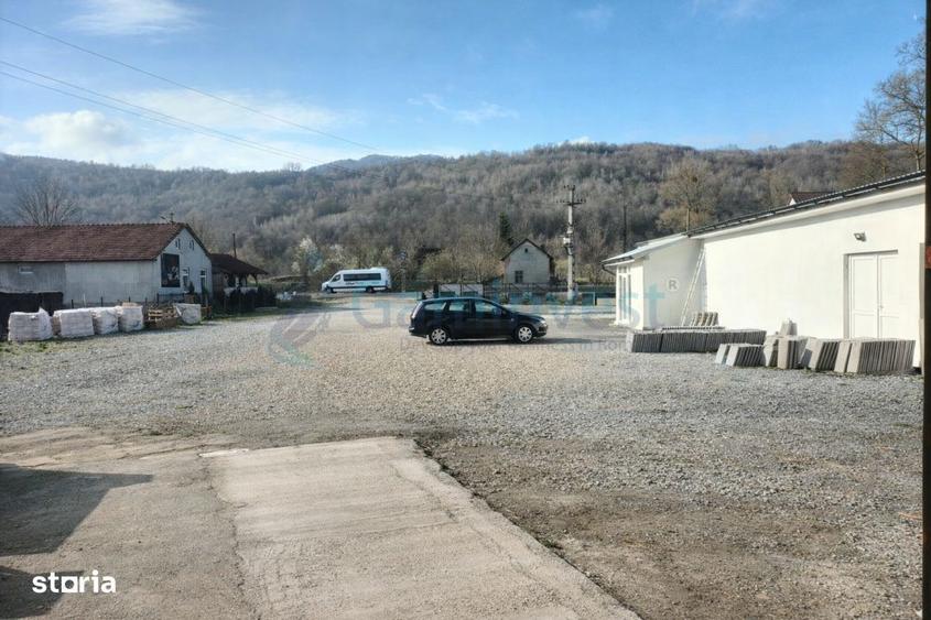 Spațiu comercial, de 2,800 mp, în Negreni