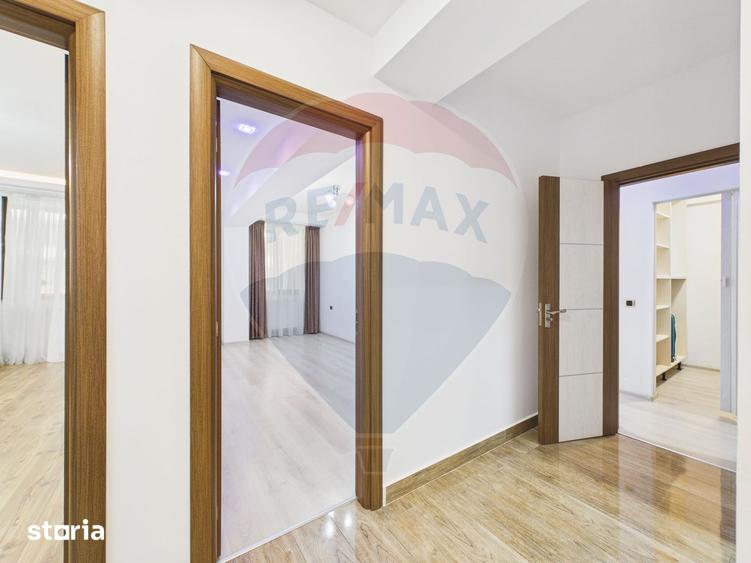 Apartament cu 3 camere, mobilat în Tractorul