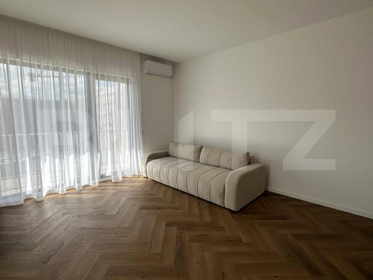 Apartament cu 3 camere decomandat, mobilat în Florești