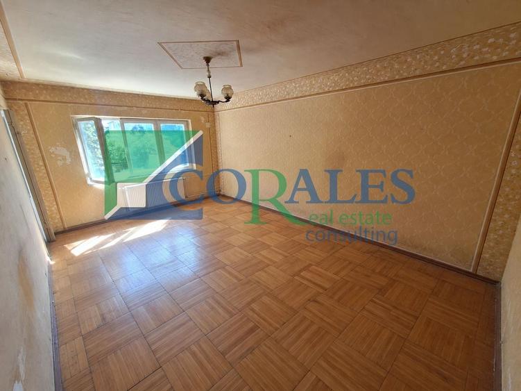 Apartament cu 3 camere decomandat în Lipovei