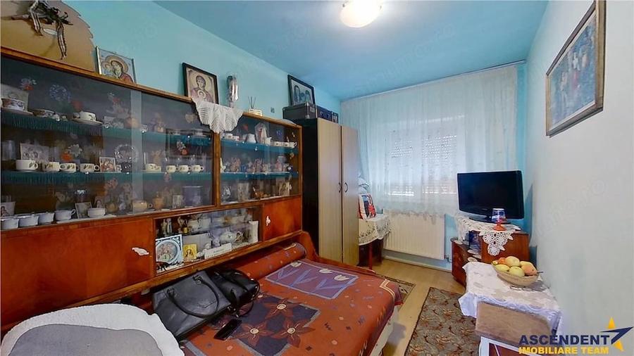 Apartament cu 2 camere decomandat în Triaj