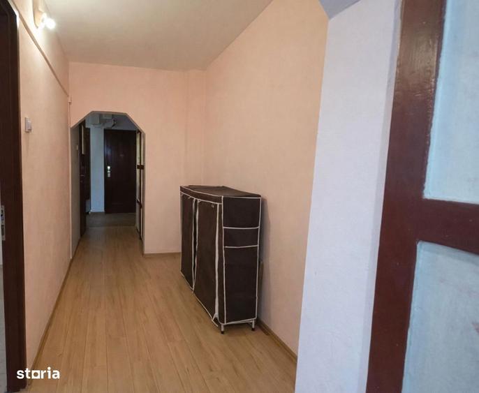 Apartament cu 3 camere, mobilat în Decebal