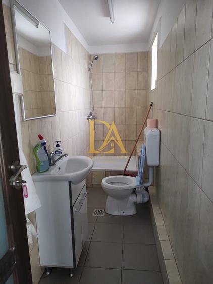 Casă cu 5 camere cu Canalizare în 23 August (Cațelul)