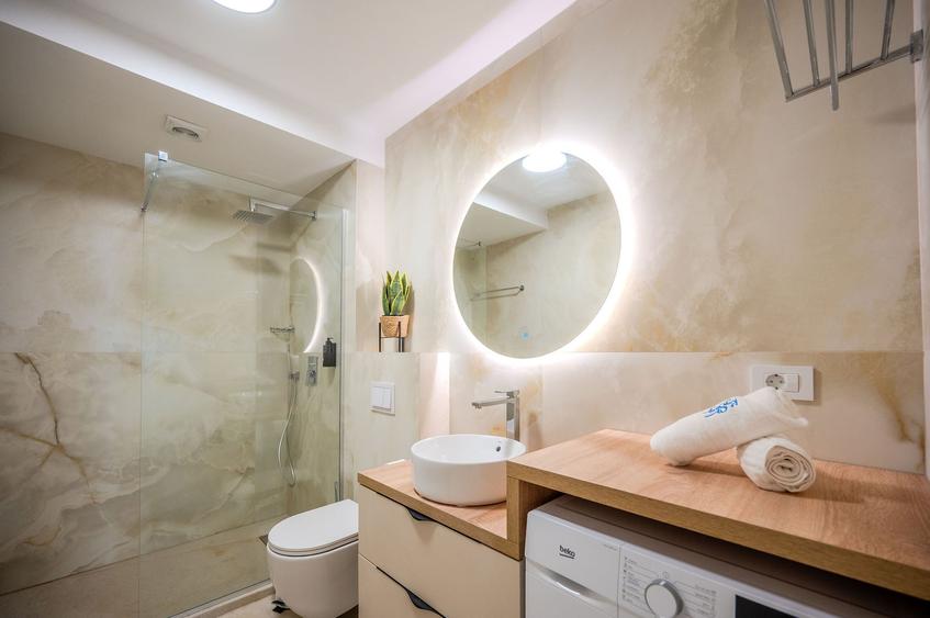 Apartament cu 3 camere decomandat în Mamaia-Sat