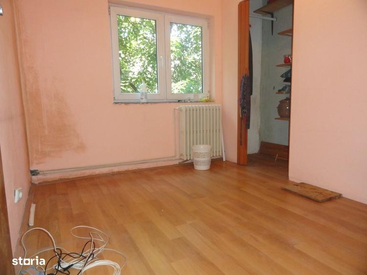 Apartament cu 4 camere decomandat în Micălaca