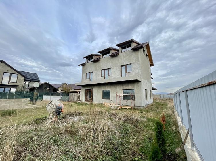 Pensiune cu piscina in constructie - 3