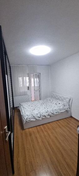 Inchiriez apartament 3 camere - 5