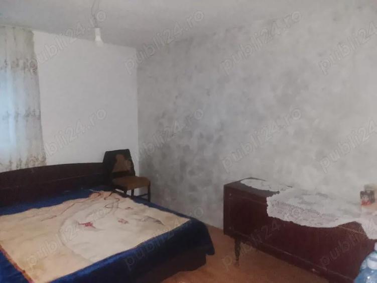 Vind casa cu anecxe - 6