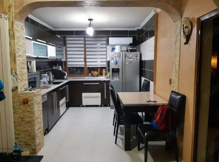 Vand apartament 3 camere Vand apartament 3 camere