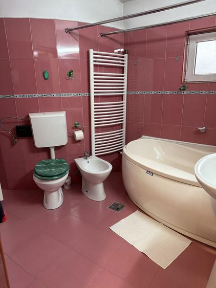 Inchiriez apartament 3 camere - 3