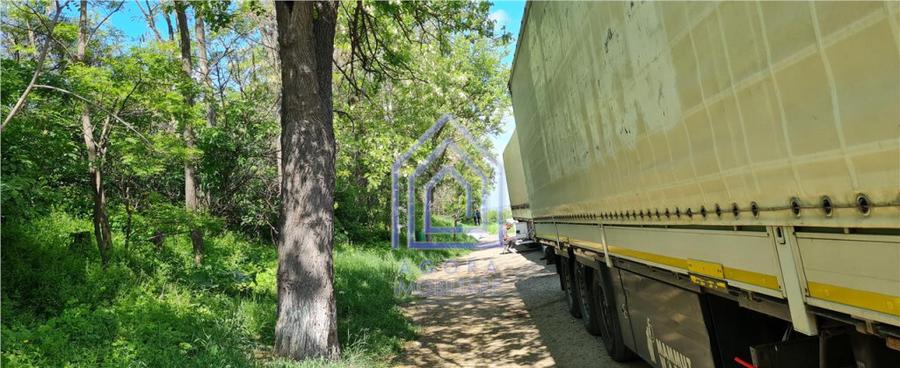 Suceava, Draguseni, teren cu casa batraneasca, langa troit - 2