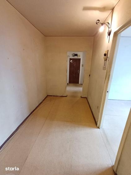 Apartament cu 3 camere decomandat în Decebal