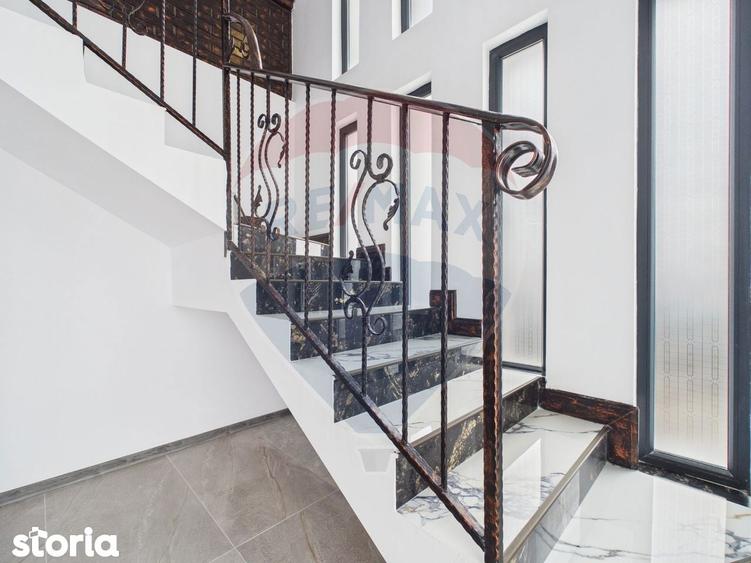 Casa / Vila cu 5 camere de vanzare - 5