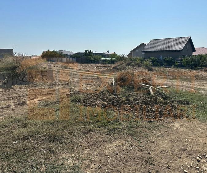 Teren intravilan Lazu, 421 mp, deschidere 20 ml, fundatie existenta - 1