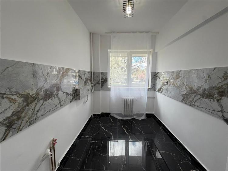 Apartament 2 camere, Podu Ros - Hotel International etaj 1 - 3