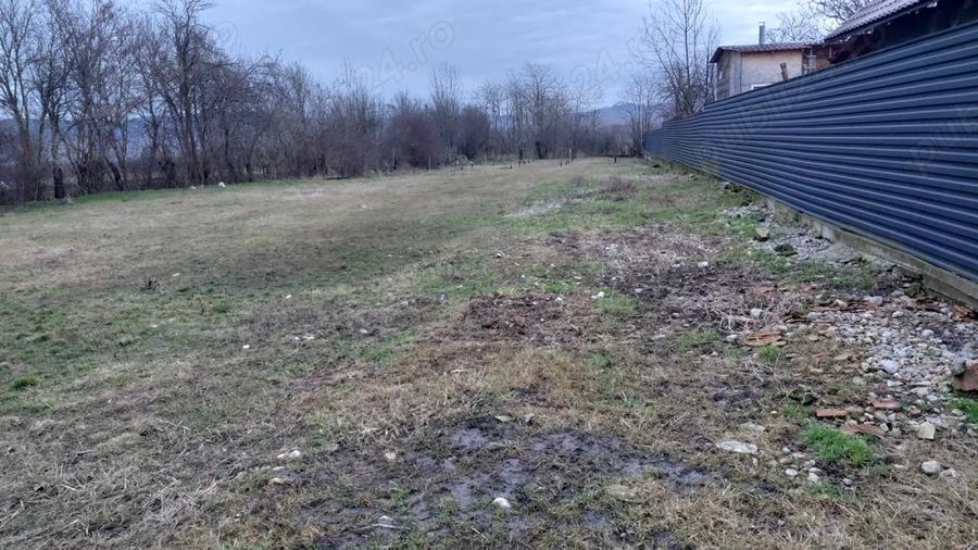 Inchiriez teren intravilan - 2