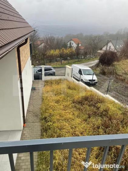 Casă cu 4 camere cu Teren 500 Mp în Popești